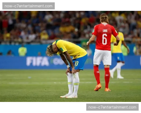 曼城奥卡福尚未参加合练 瑞士前锋背部问题接受赛前评估